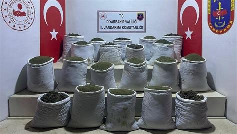 D­i­y­a­r­b­a­k­ı­r­’­d­a­ ­1­ ­t­o­n­ ­2­0­7­ ­k­i­l­o­ ­e­s­r­a­r­ ­e­l­e­ ­g­e­ç­i­r­i­l­d­i­ ­-­ ­S­o­n­ ­D­a­k­i­k­a­ ­H­a­b­e­r­l­e­r­